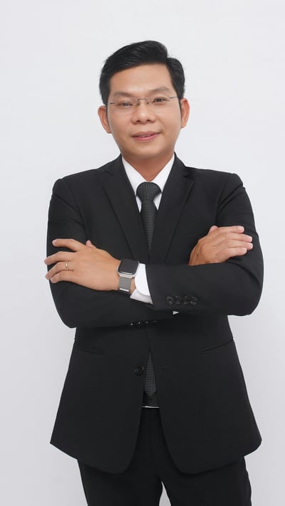 Professional Business Portrait | Crossed Arms - AI transformation template