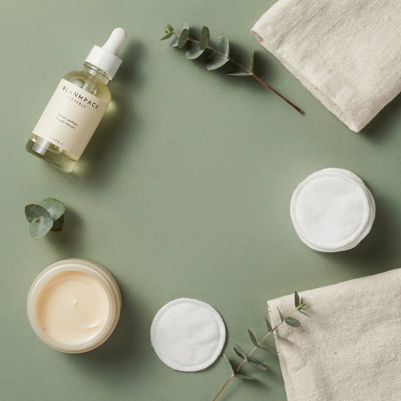 Product flat lay post — an AI Instagram post generated with VapuAI